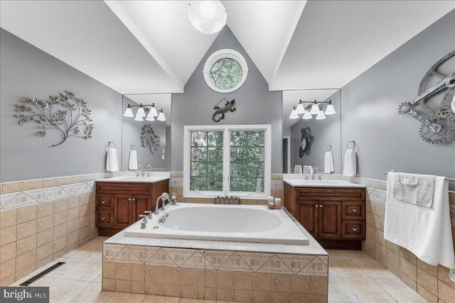 686 LIMEHOUSE RD, Wayne, PA 19087