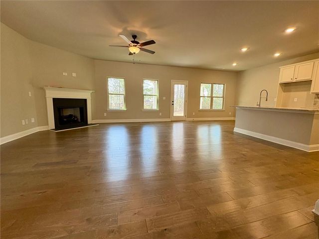 966 Lakeview Oaks Court, Grayson, GA 30017