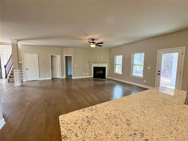 966 Lakeview Oaks Court, Grayson, GA 30017