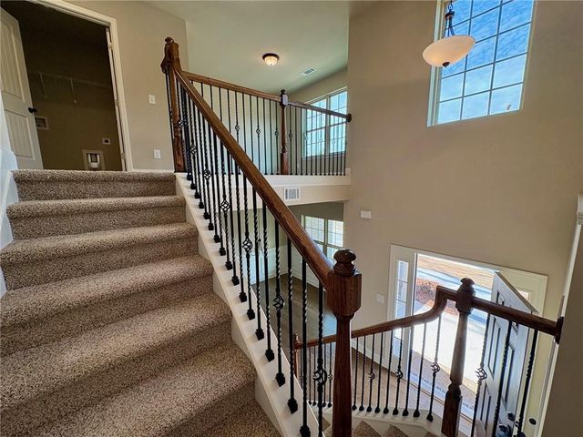 966 Lakeview Oaks Court, Grayson, GA 30017
