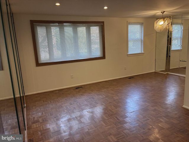 9785 HILSPACH ST, Philadelphia, PA 19115