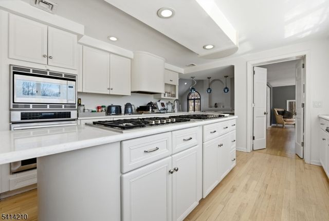 7 Post House Rd, Harding Twp., NJ 07960