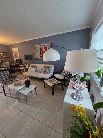 5181 W Oakland Park Boulevard 204, Lauderdale Lakes, FL 33313