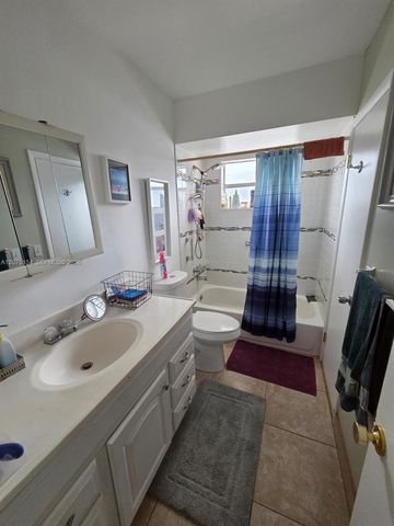 5181 W Oakland Park Boulevard 204, Lauderdale Lakes, FL 33313