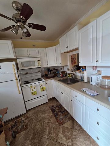 5181 W Oakland Park Boulevard 204, Lauderdale Lakes, FL 33313