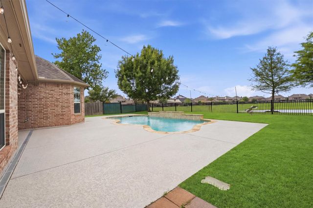 21331 S Kings Mill Lane, Kingwood, TX 77339