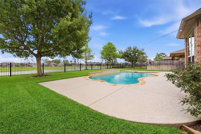 21331 S Kings Mill Lane, Kingwood, TX 77339