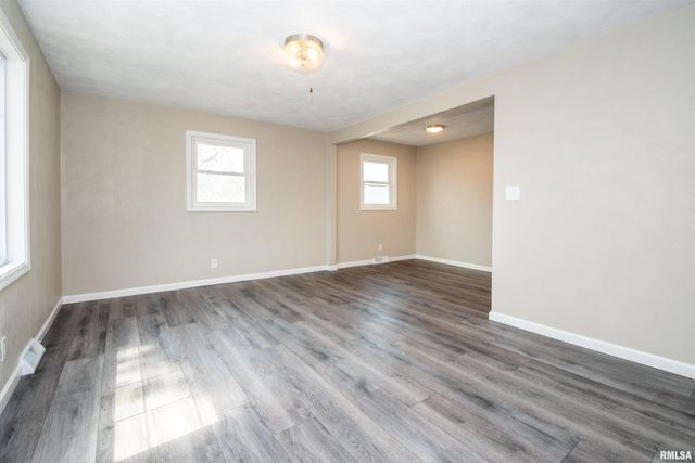 1020 FALL Street, Pekin, IL 61554