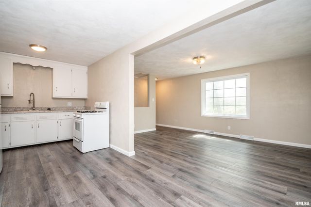 1020 FALL Street, Pekin, IL 61554