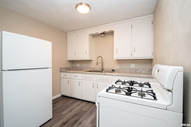 1020 FALL Street, Pekin, IL 61554