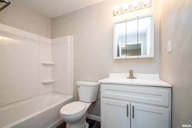 1020 FALL Street, Pekin, IL 61554