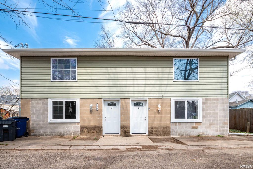 1020 FALL Street, Pekin, IL 61554