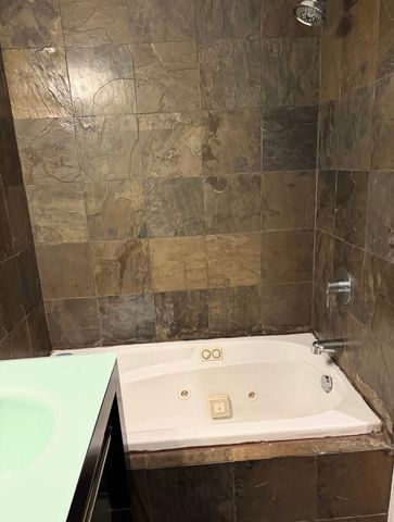 2617 N Harding Avenue 3, Chicago, IL 60647