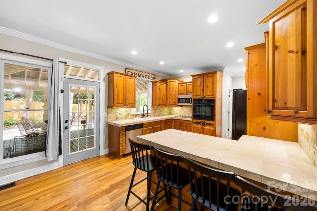 10112 Windtree Lane, Charlotte, NC 28215