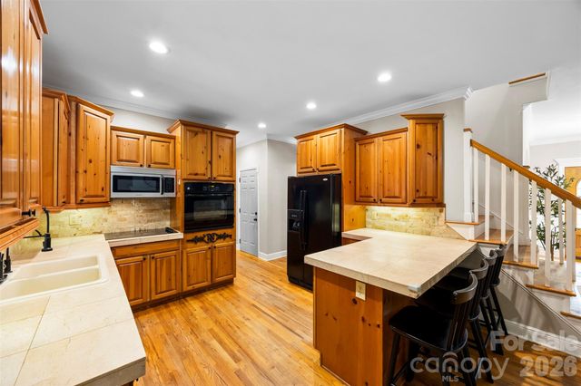 10112 Windtree Lane, Charlotte, NC 28215