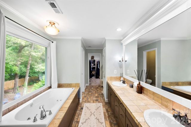 10112 Windtree Lane, Charlotte, NC 28215