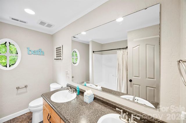 10112 Windtree Lane, Charlotte, NC 28215