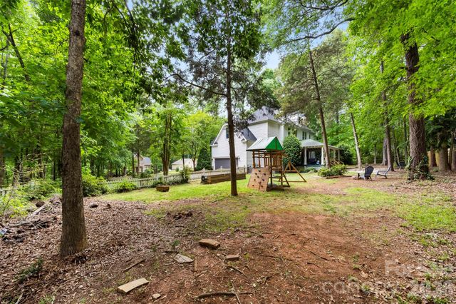 10112 Windtree Lane, Charlotte, NC 28215