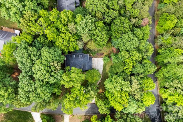 10112 Windtree Lane, Charlotte, NC 28215