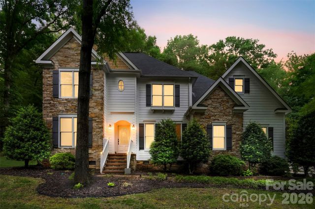 10112 Windtree Lane, Charlotte, NC 28215
