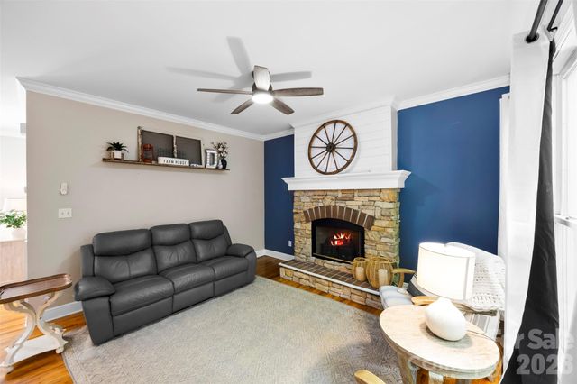 10112 Windtree Lane, Charlotte, NC 28215