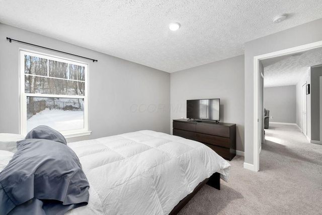 1285 Bluejack Lane, Heath, OH 43056