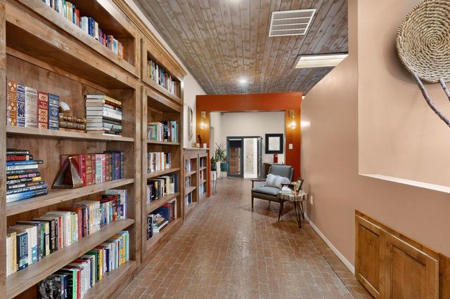 4106 Rio Grande Boulevard NW, Albuquerque, NM 87107