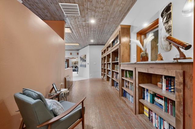 4106 Rio Grande Boulevard NW, Albuquerque, NM 87107