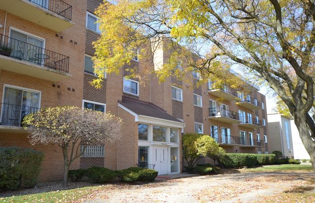 9620 S Komensky Avenue 305, Oak Lawn, IL 60453
