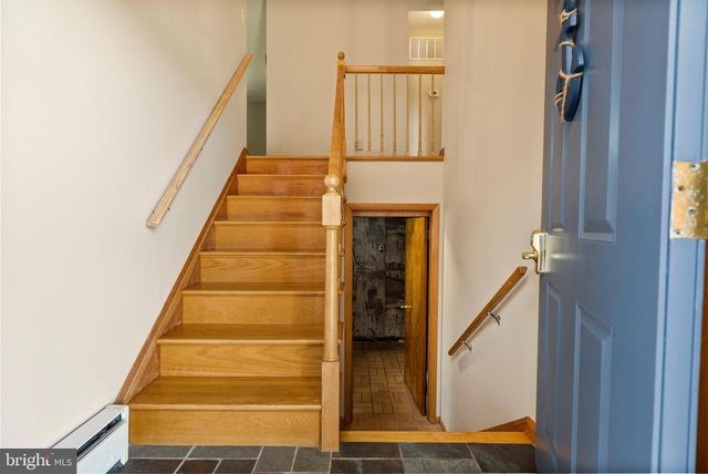 8818 AVENUE B, Baltimore, MD 21219