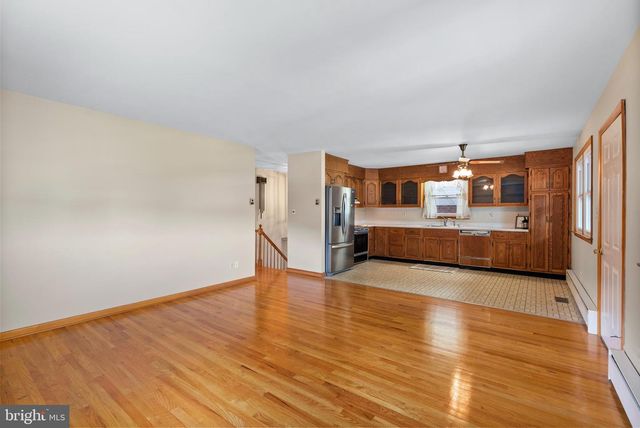 8818 AVENUE B, Baltimore, MD 21219