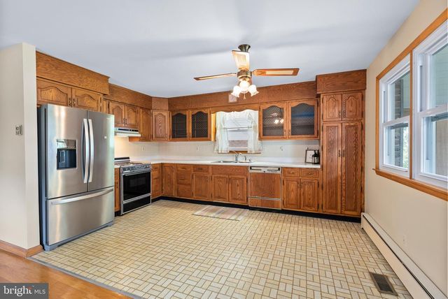 8818 AVENUE B, Baltimore, MD 21219