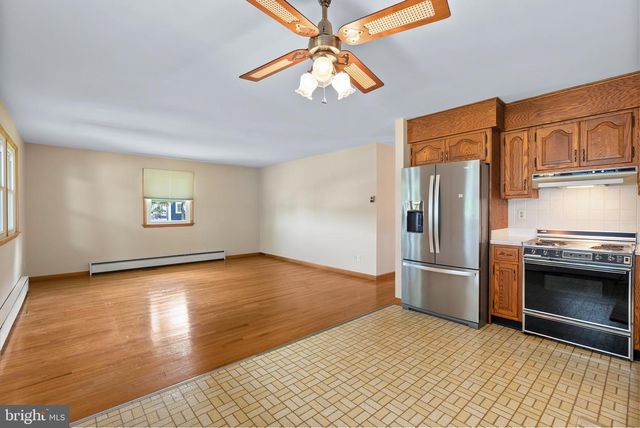 8818 AVENUE B, Baltimore, MD 21219