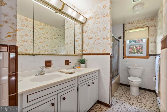 8818 AVENUE B, Baltimore, MD 21219