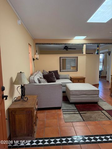 181 W Calle Del Ano, Green Valley, AZ 85614