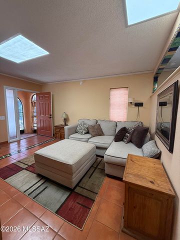 181 W Calle Del Ano, Green Valley, AZ 85614