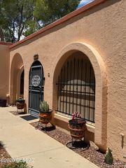 181 W Calle Del Ano, Green Valley, AZ 85614