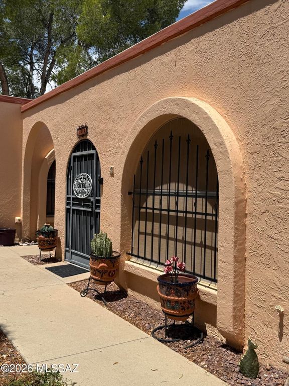 181 W Calle Del Ano, Green Valley, AZ 85614
