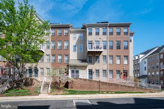 2664 MANHATTAN PL #305, Vienna, VA 22180