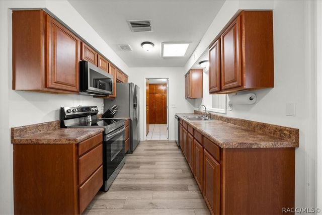30 N Lincoln Avenue, Beverly Hills, FL 34465