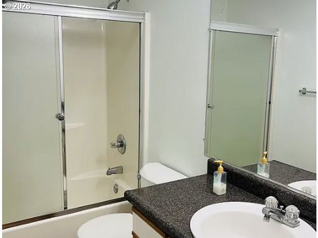 1462 Ne THOMAS Ct, Hillsboro, OR 97124