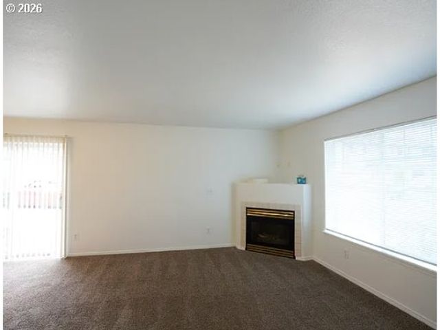 1462 Ne THOMAS Ct, Hillsboro, OR 97124