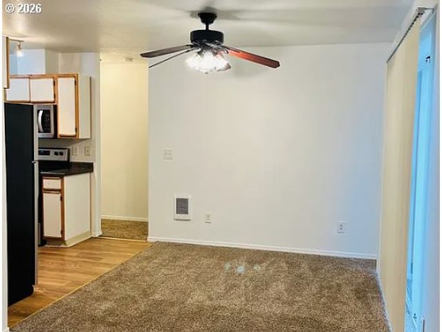 1462 Ne THOMAS Ct, Hillsboro, OR 97124
