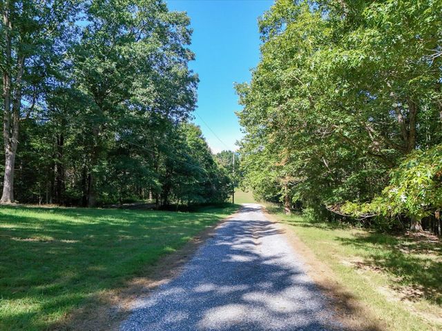 578 Kyles Mill RD, Buchanan, VA 24066