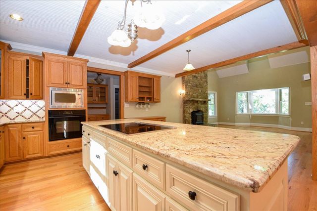 578 Kyles Mill RD, Buchanan, VA 24066