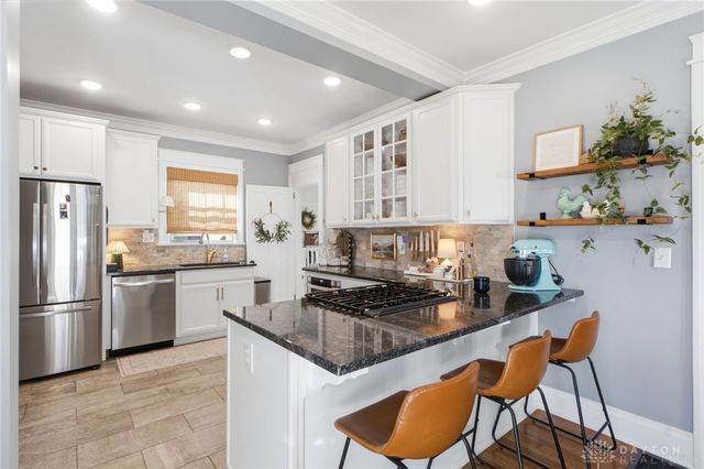 416 Monteray Avenue, Oakwood, OH 45419