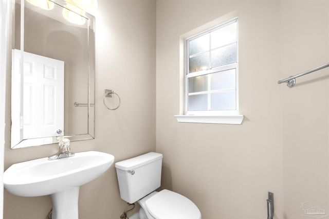 4314 Hidden Lakes Dr, Niceville, FL 32578