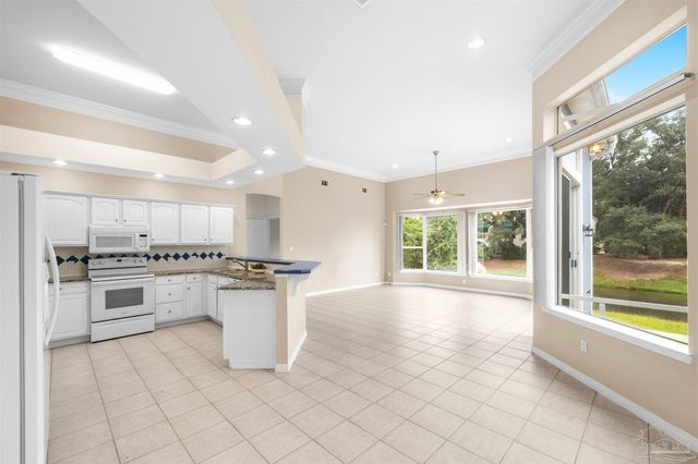 4314 Hidden Lakes Dr, Niceville, FL 32578