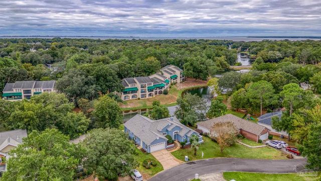 4314 Hidden Lakes Dr, Niceville, FL 32578