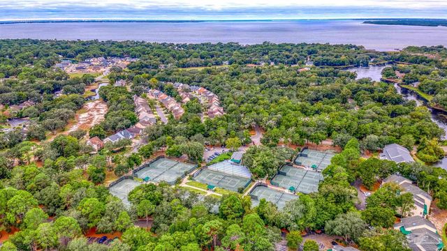 4314 Hidden Lakes Dr, Niceville, FL 32578